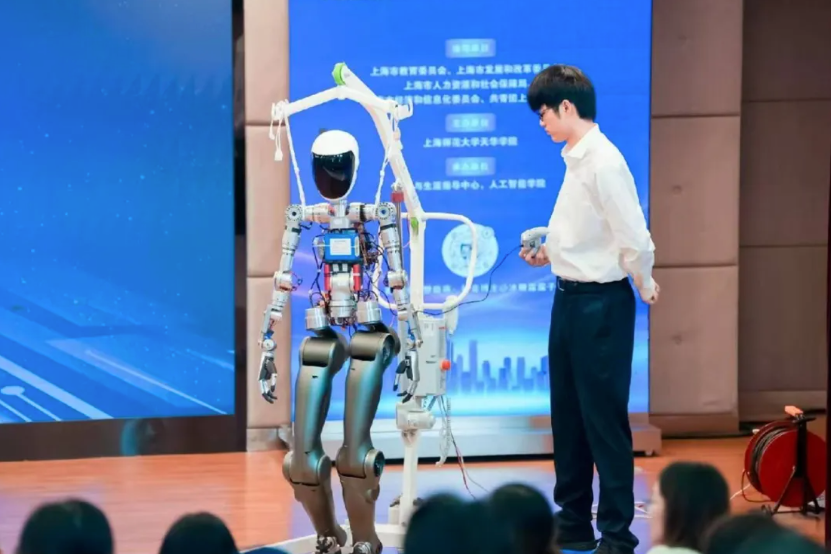 闭环育英才，AI启未来｜上海师范大学天华学院人工智能学院，打造人才成长之路
