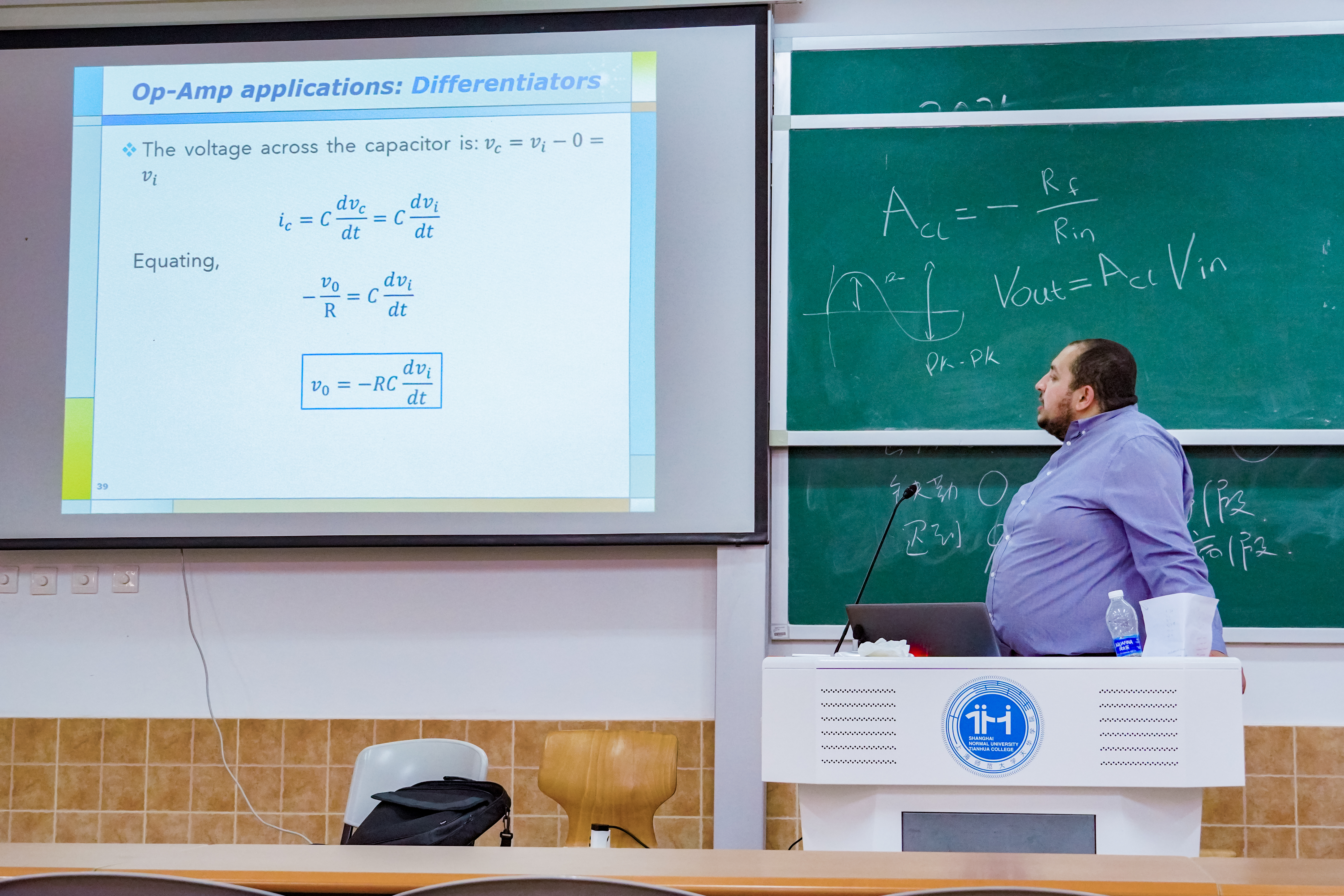 英国赫特福德大学教师讲授课程《Electrical and Electronic Theory》顺利结课