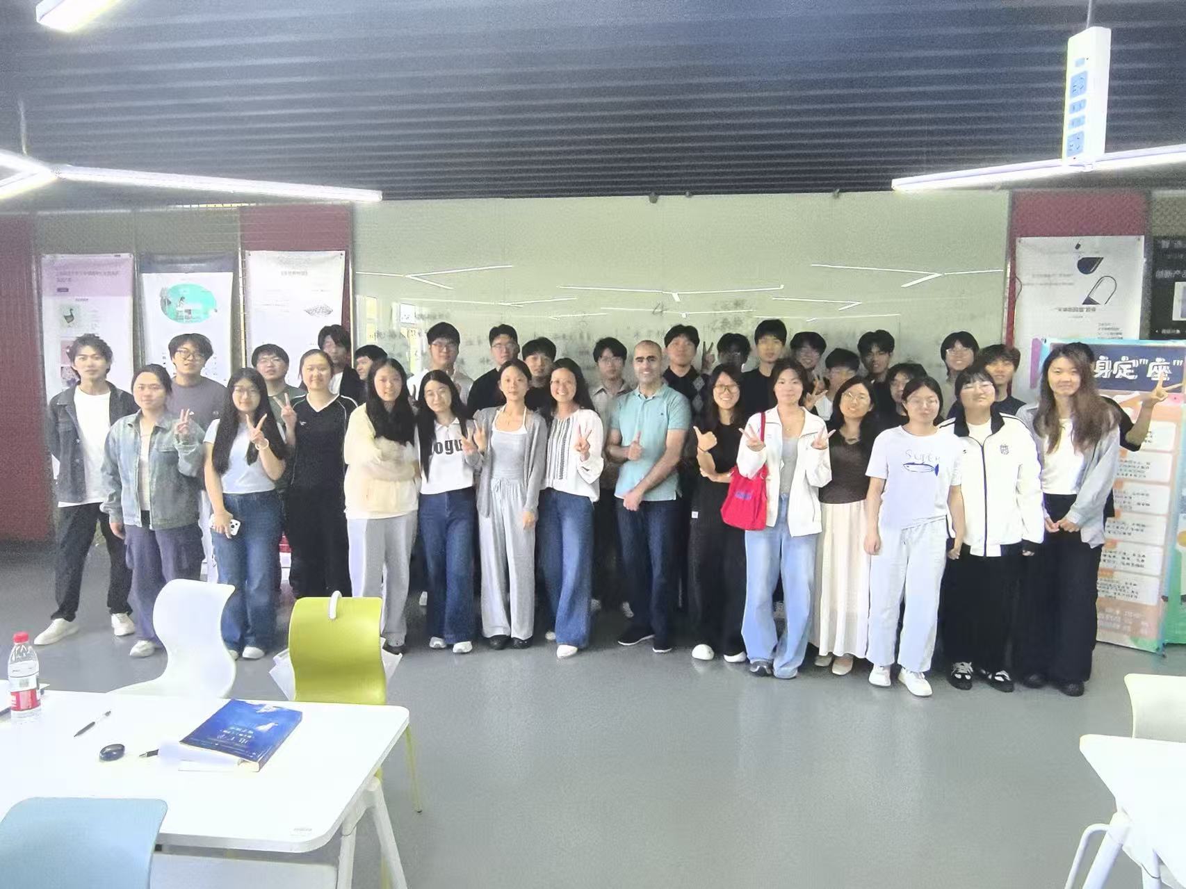 法国拉萨尔高等综合理工学院教师讲授课程《ElectrotechnicsandElectronics》顺利结课