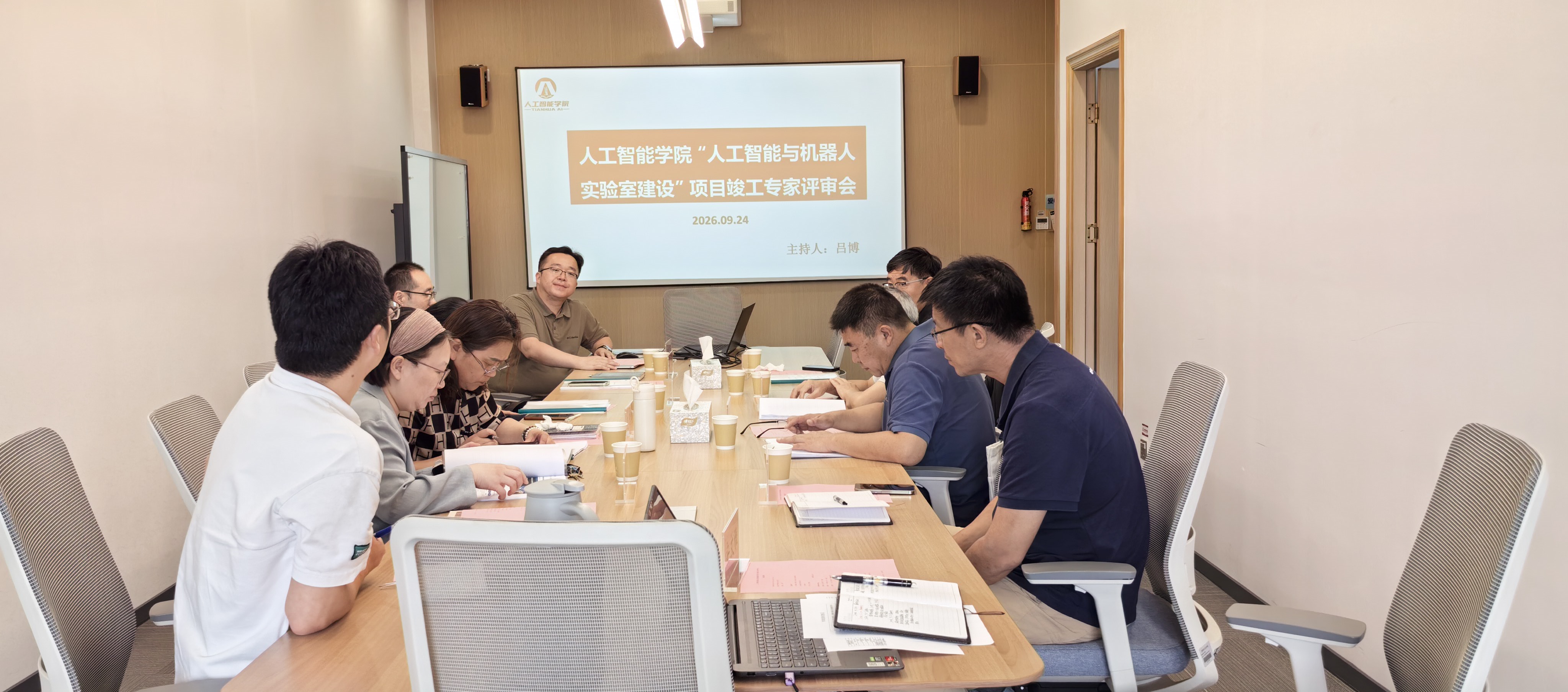 解锁机器人实训新基地——人工智能与机器人实验室建设项目圆满竣工验收
